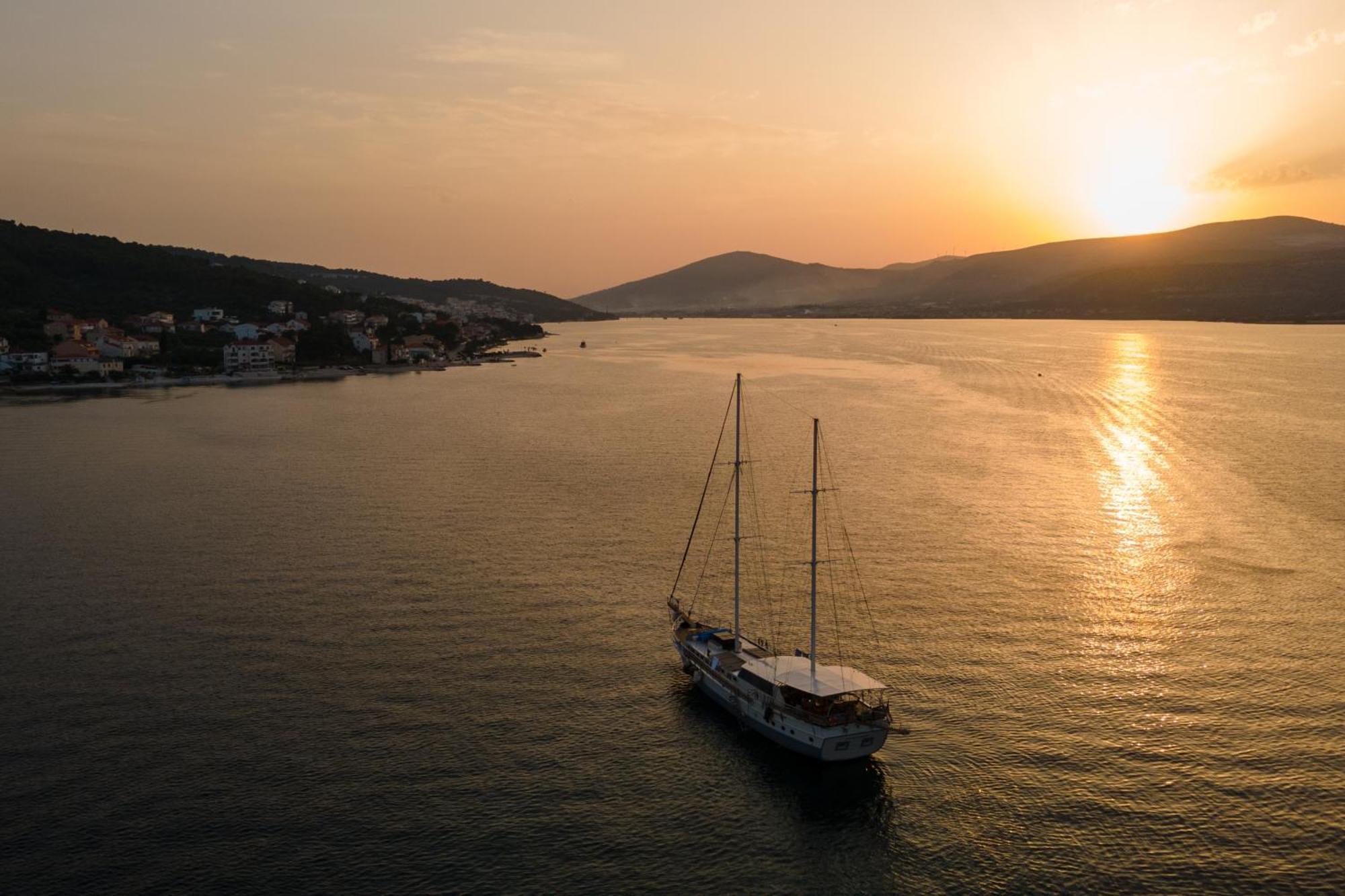 Apartments By The Sea Arbanija, Ciovo - 17332 Trogir Zewnętrze zdjęcie